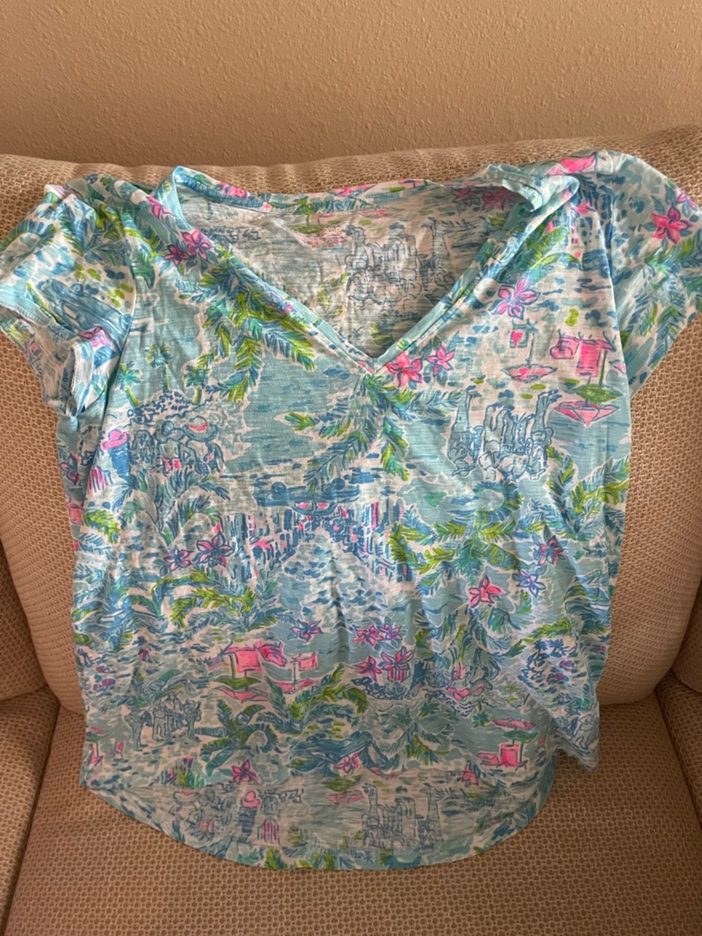 Lilly Pulitzer Light Blue Floral V‑Neck Short Sleeve Top